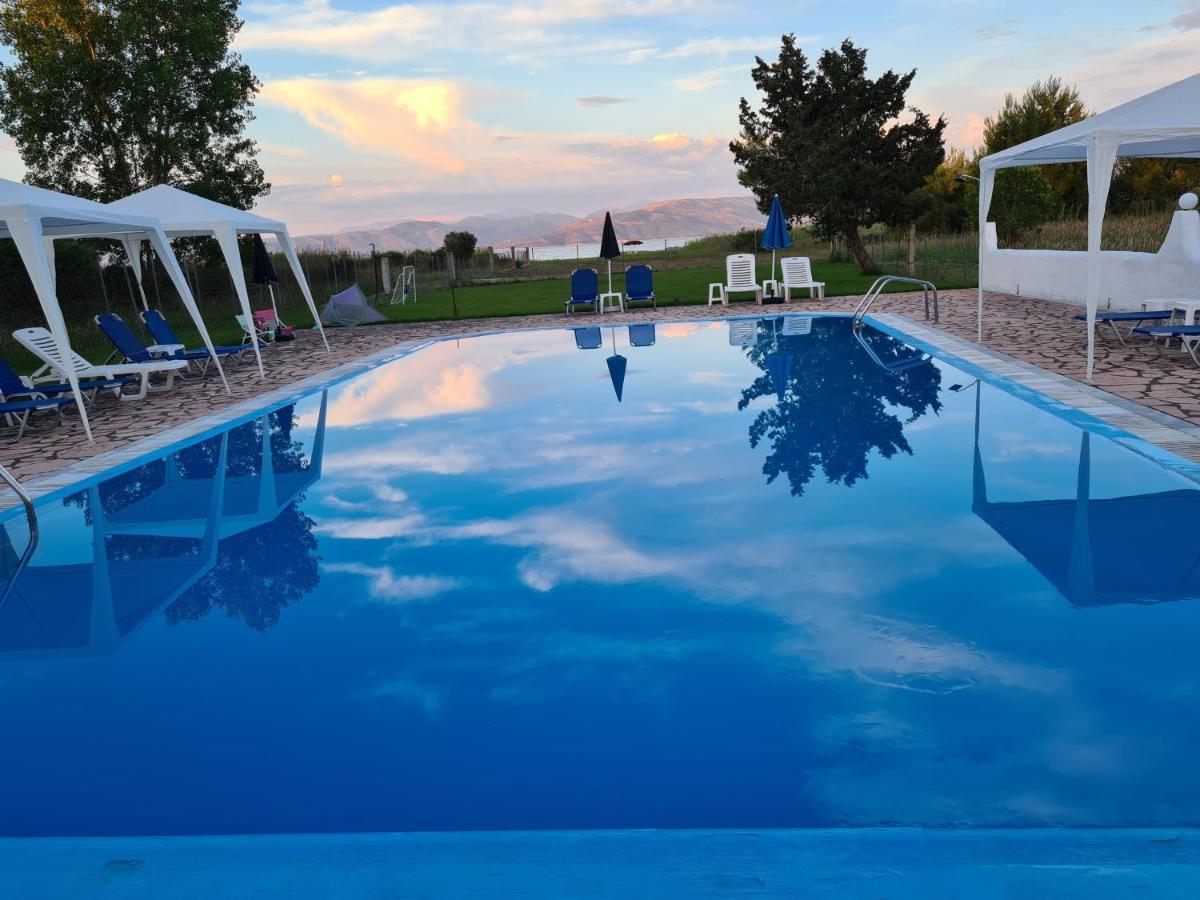 Avra Beach Apartments Lefkímmi Exterior foto